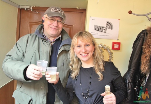 Театр начинается с вешалки :)